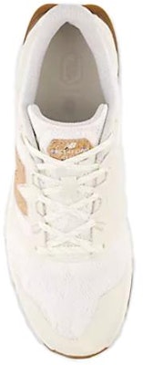 New Balance NB Fresh Foam 舒適減震防滑耐磨透氣 低幫跑步鞋 男款 米色 Shop New Balance NB Fresh Foam 舒適減震防滑耐磨透氣 低幫跑步鞋 男款 米色