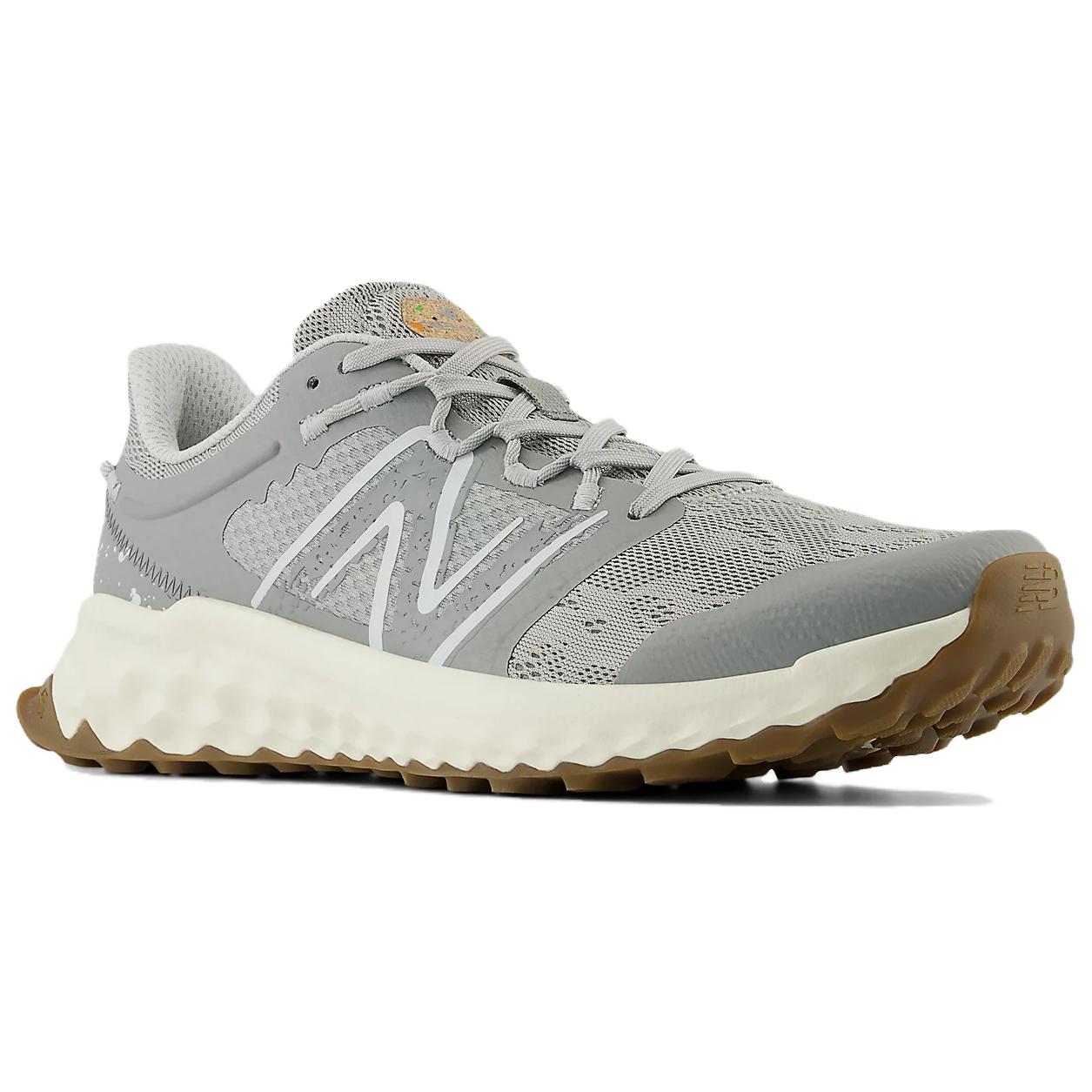 Shop New Balance NB Fresh Foam 輕便舒適減震防滑 低筒運動鞋 男款 灰色