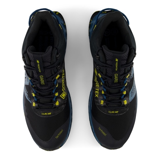 Lookbook New Balance Fresh Foam Garoe Mid-Cut GTX 'Hitam Biru' MTGAMGT1-2E