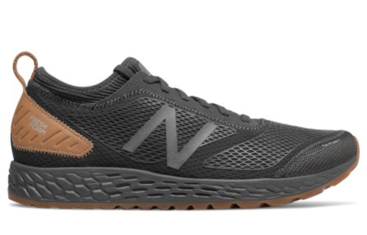 Order New Balance Fresh Foam Gobi Trail v3 'Hitam' untuk Lari Trail MTGOBIK3