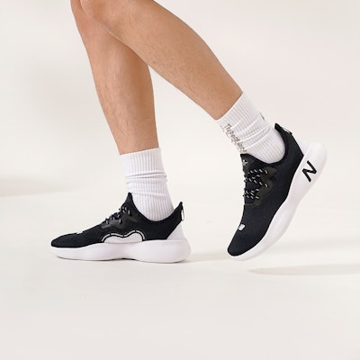 New Balance Fresh Foam V3 'Negro Blanco' RCVRYB3 2
