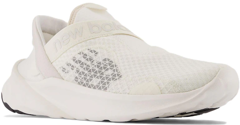 New Balance Fresh Foam Roav Rmx ''Blanc Noir'' MROVXCG2 Lookbook New Balance Fresh Foam Roav Rmx ''Blanc Noir'' MROVXCG2
