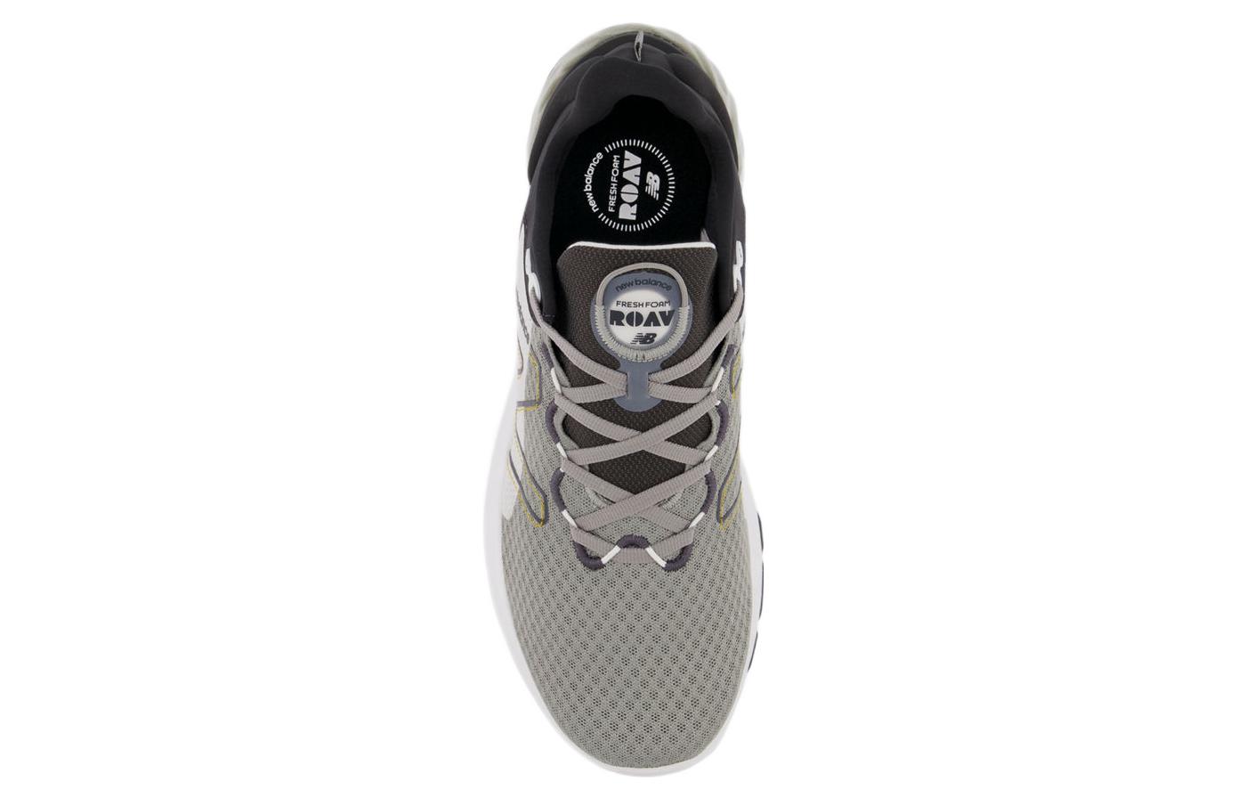 Lookbook New Balance Fresh Foam Roav v2 低筒跑步鞋 黑灰色