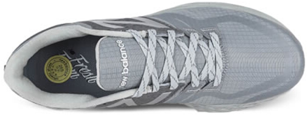 New Balance Fresh Foam Vongo Fase Lunar Gris Blanco 'Gray White'. MVNGOSL Lookbook New Balance Fresh Foam Vongo Fase Lunar Gris Blanco 'Gray White'. MVNGOSL