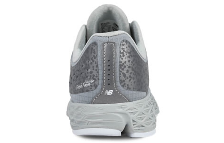 Shop New Balance NB Fresh Foam Vongo「月相」耐磨透氣 低幫 跑步鞋 男款 灰色