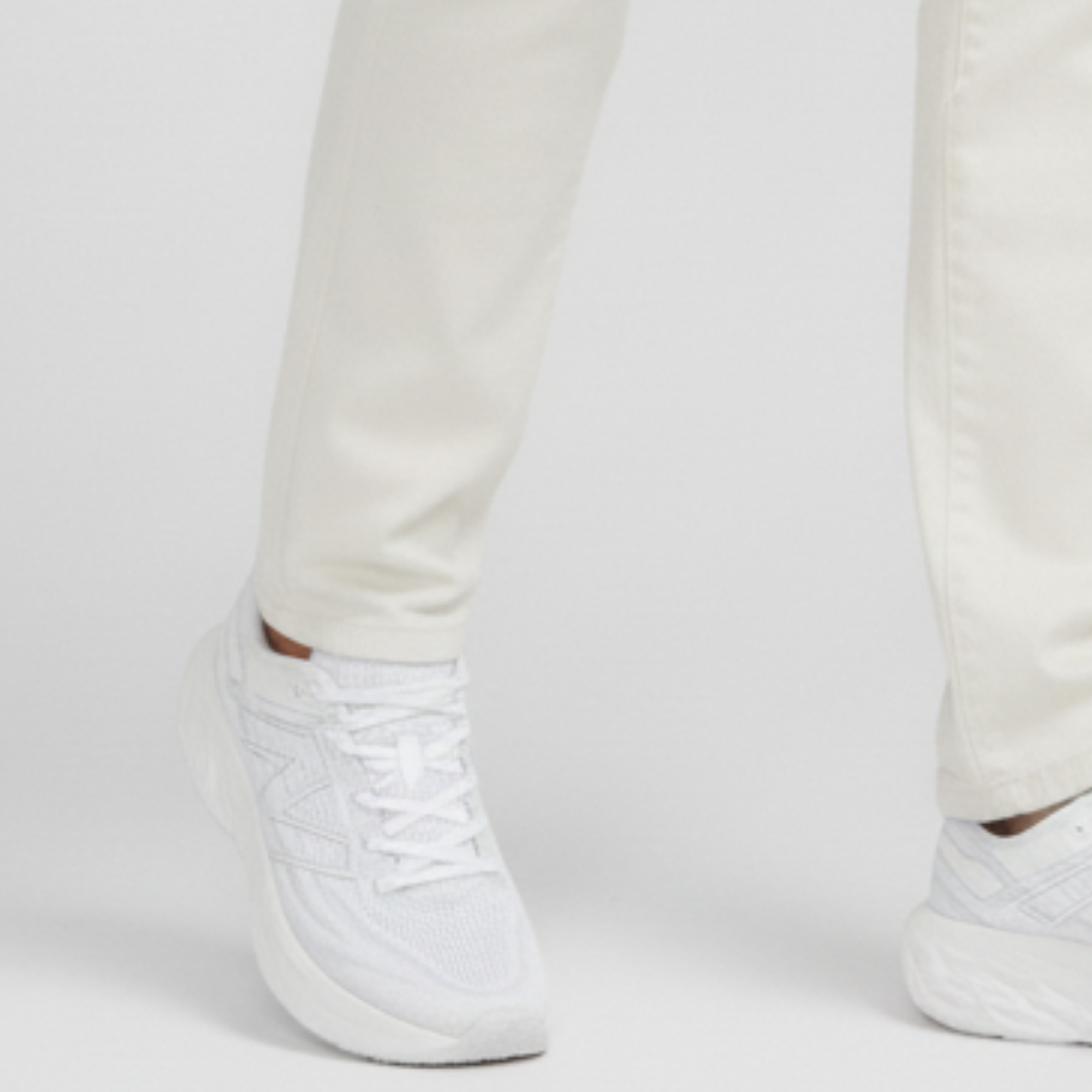 Order ニューバランス FFX 1080v13 白/シルバーメタリック M1080W13