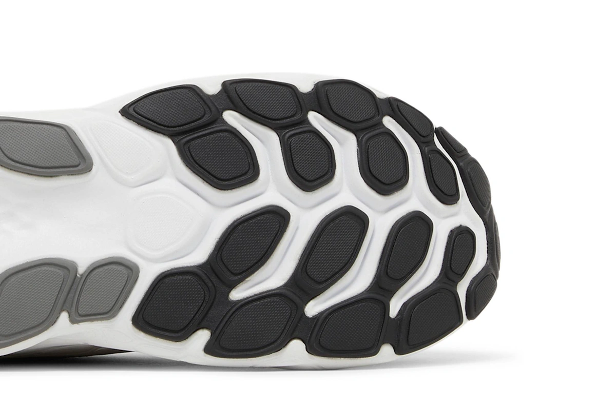 New Balance Fresh Foam X More v4 'Black Phantom'