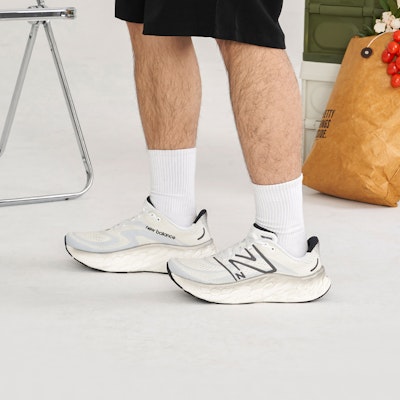 New Balance Fresh Foam X More v4 '白黑' 运动鞋 MMORCW4 Sizing New Balance Fresh Foam X More v4 '白黑' 运动鞋 MMORCW4