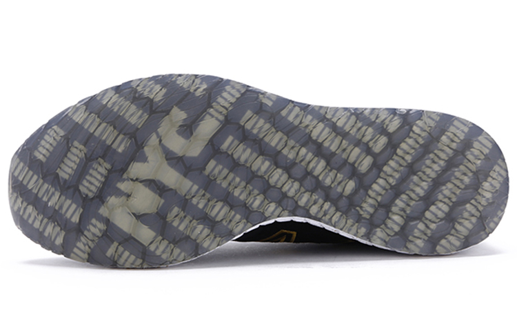 Shop New Balance Fresh Foam Zante v3 NYC ''Noir Or Blanc'' MZANTNY3