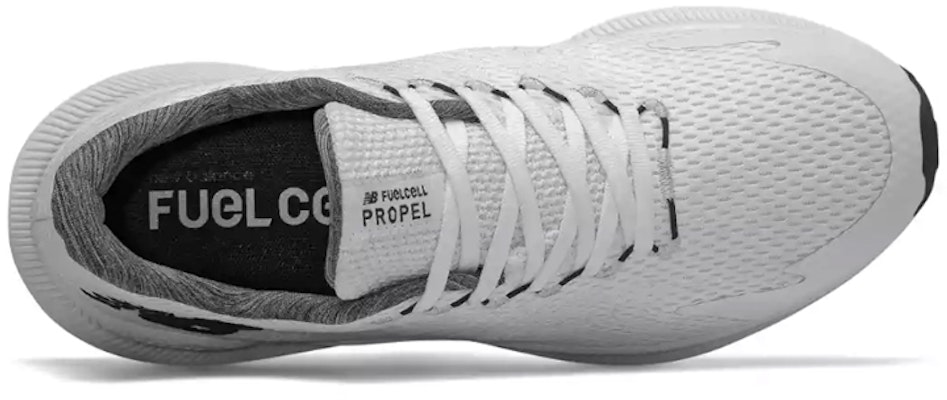 New Balance FuelCell Propel D 'Putih' MFCPRCW Lookbook New Balance FuelCell Propel D 'Putih' MFCPRCW