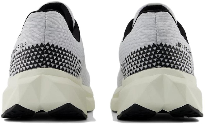 新百倫 NB FuelCell Propel v5 舒適百搭防滑耐磨透氣輕便 低幫跑步鞋 男款 灰色 Purchase 新百倫 NB FuelCell Propel v5 舒適百搭防滑耐磨透氣輕便 低幫跑步鞋 男款 灰色