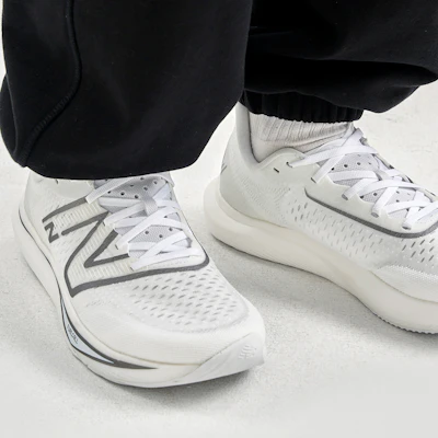 New Balance FuelCell Rebel v3 'Blanco Gris' MFCXMW3 Sizing New Balance FuelCell Rebel v3 'Blanco Gris' MFCXMW3
