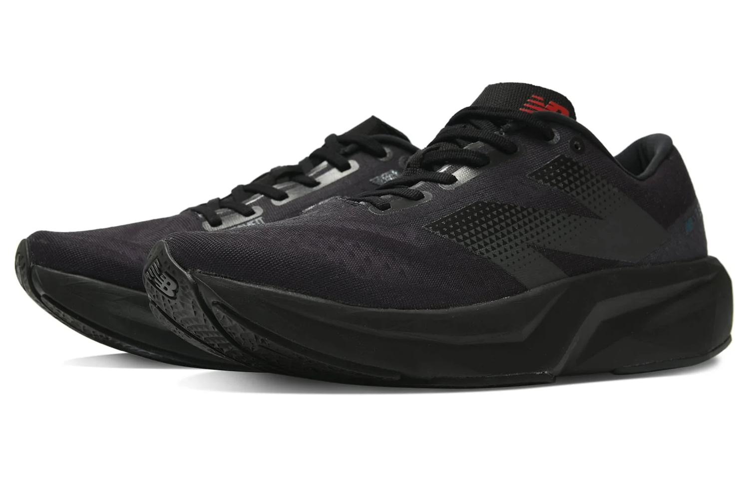 Lookbook 新百倫 FuelCell Rebel v4 '磁鐵黑' MFCXLB4