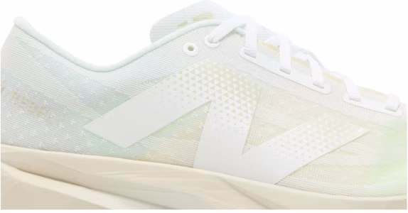 Lookbook 뉴발란스 퓨얼셀 레벨 v4 '화이트 리넨' (New Balance FuelCell Rebel v4 'White Linen') MFCXLJ4
