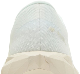 New Balance FuelCell Rebel v4 "白色亚麻" MFCXLJ4 1