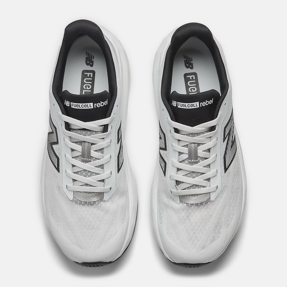 Lookbook 뉴발란스 퓨얼셀 레벨 v5 러닝화 MFCXLM5-2E