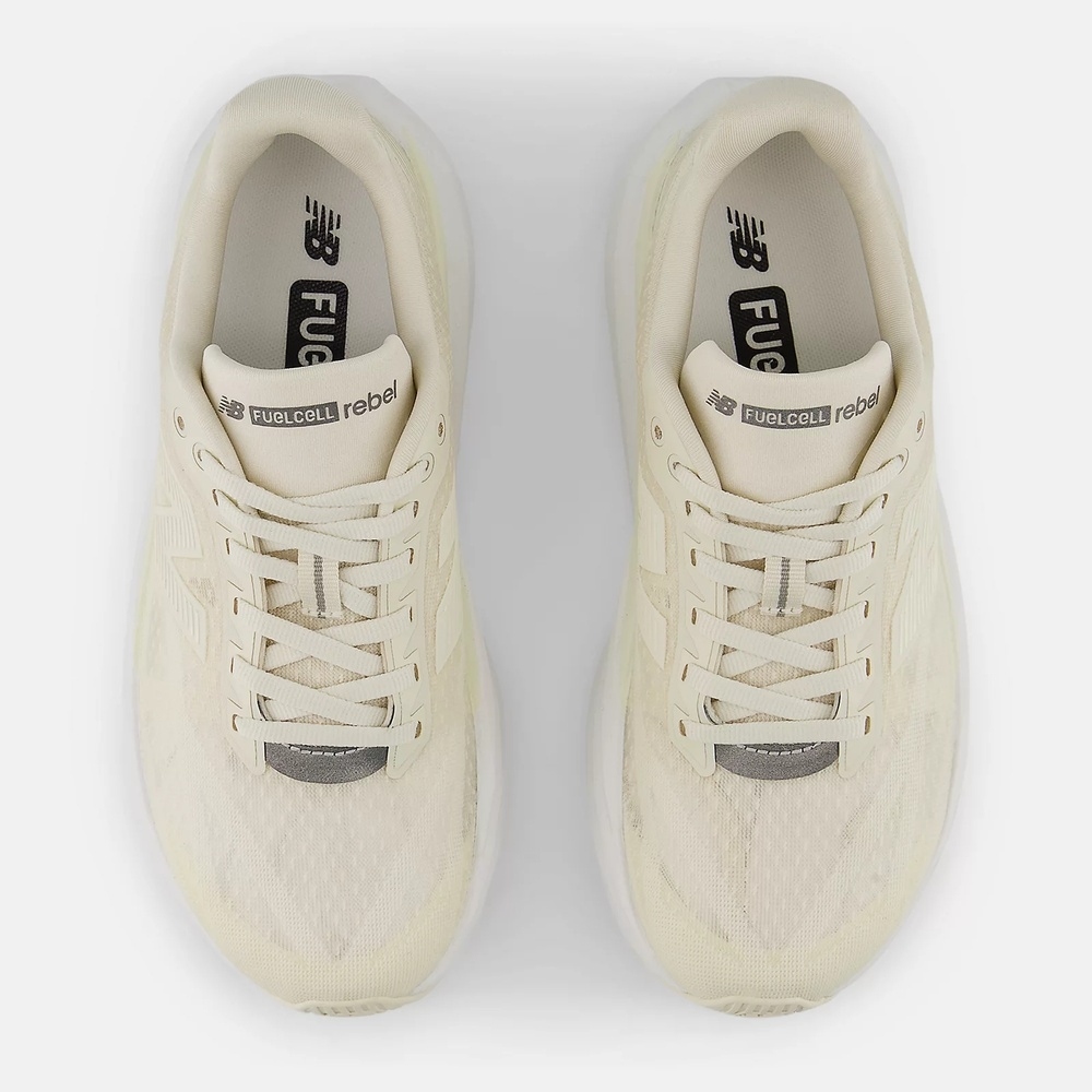 Lookbook 뉴발란스 퓨얼셀 레벨 v5 러닝화 WFCX7ZF-D