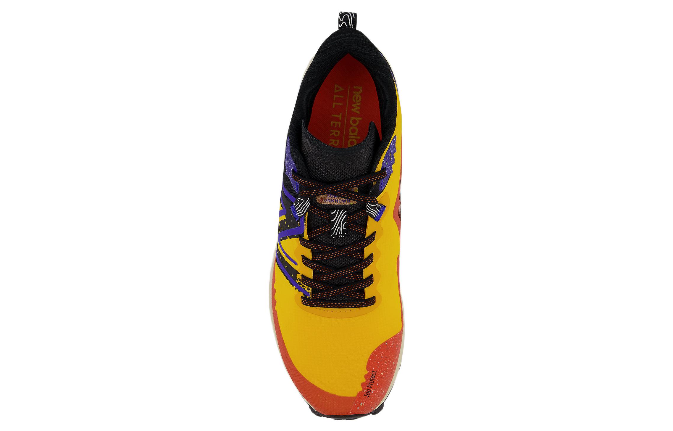 Shop New Balance FuelCell Summit Unknown v3 舒適耐磨跑步鞋 黃紫