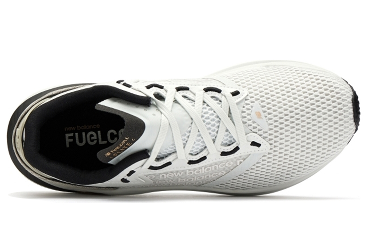 Lookbook New Balance FuelCell Wit Wit MFCFLLA2