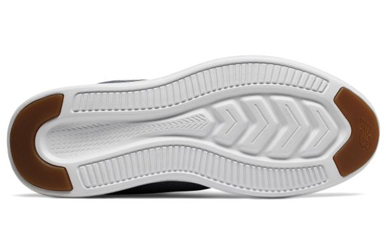 Shop New Balance FuelCore Coast v3 ''Gris Blanc''. MCOASLP3