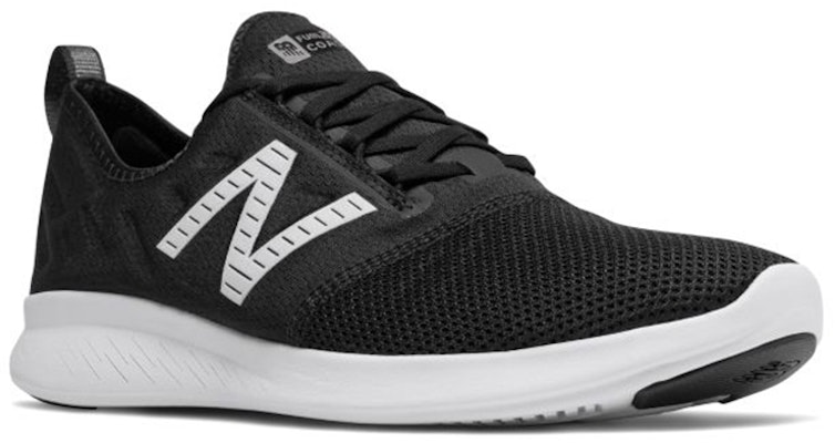 New Balance FuelCore Coast v4 黑色款 Lookbook New Balance FuelCore Coast v4 黑色款