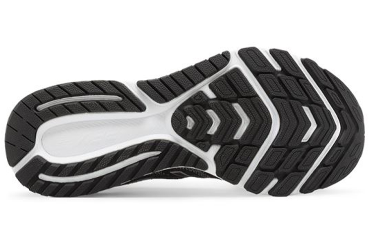 Shop 新百倫 FuelCore Rush v3 復古休閒跑步鞋 黑色