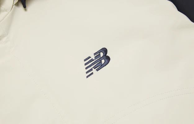 New Balance FW24 城市戶外防風透氣連帽外套 卡其 男女適用 NAE31141-NV 1