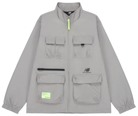 New Balance Jaket Abu-Abu Retro Outdoor Multi-Pocket dengan Kerah Berdiri AMJ21368-MHD Buy New Balance Jaket Abu-Abu Retro Outdoor Multi-Pocket dengan Kerah Berdiri AMJ21368-MHD