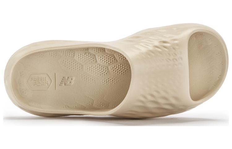 Lookbook New Balance HUP 防滑舒適 運動拖鞋 男女皆宜 米色