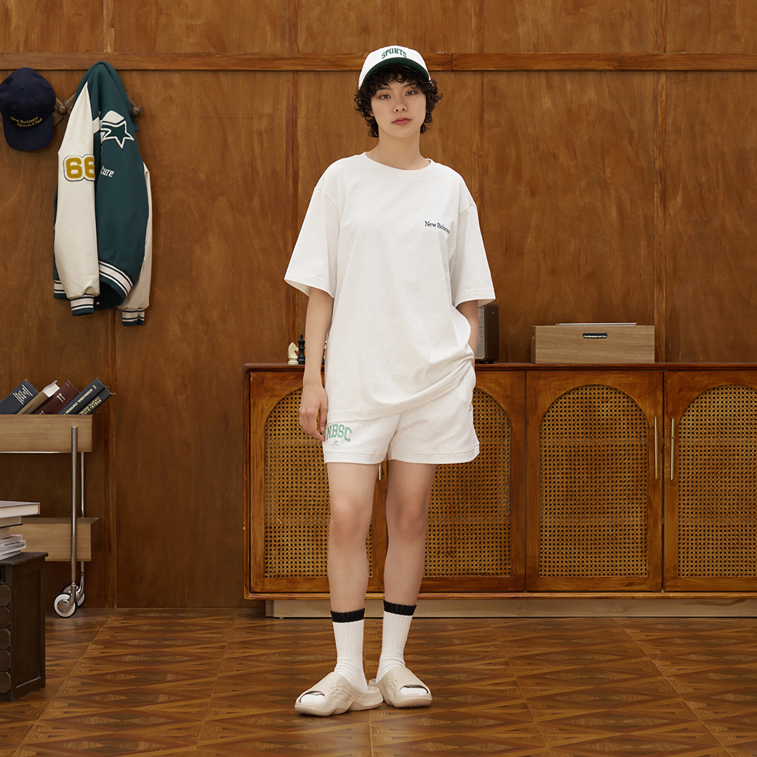 Sizing New Balance HUP 防滑舒適 運動拖鞋 男女皆宜 米色