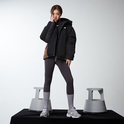 New Balance Hyper Sports Designer Series Colorblock Puffer Jacket Unisex Black NPD4T093-BK Sizing New Balance Hyper Sports Designer Series Colorblock Puffer Jacket Unisex Black NPD4T093-BK