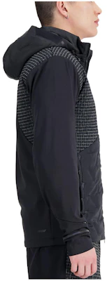 New Balance Impact Run Jaket Hoodie Luminous Heat Resleting Hitam MJ33256-BK Shop New Balance Impact Run Jaket Hoodie Luminous Heat Resleting Hitam MJ33256-BK