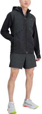 New Balance Impact Run Jaket Hoodie Luminous Heat Resleting Hitam MJ33256-BK Purchase New Balance Impact Run Jaket Hoodie Luminous Heat Resleting Hitam MJ33256-BK