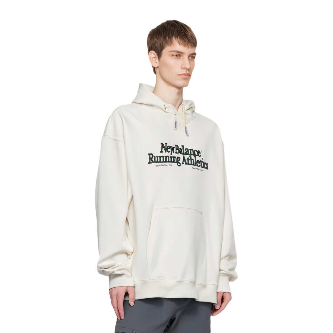 Shop 新百伦象牙白字母印花连帽衫，舒适时尚潮流 NCE31091-IV