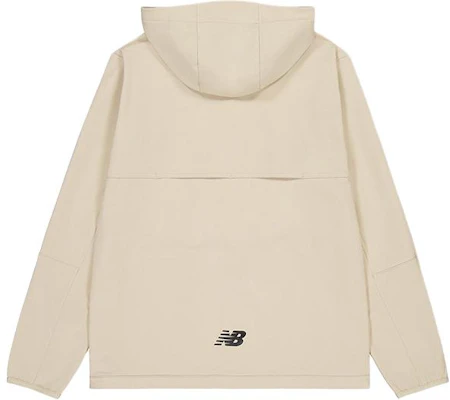 ニューバランス レタープリント フーディッド ジャケット ライトカーキ NAE12081-LBE Lookbook ニューバランス レタープリント フーディッド ジャケット ライトカーキ NAE12081-LBE