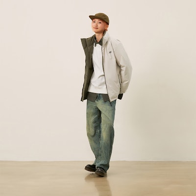 New Balance Lightweight Puffer Jacket Unisex Dark Green/White Adjustable Hem. AMJ44301-DRC 1