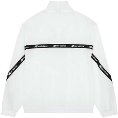 Jaket Zip New Balance Ringan Retro Logo Olahraga Garis Unisex Putih AMJ22350-WT Lookbook Jaket Zip New Balance Ringan Retro Logo Olahraga Garis Unisex Putih AMJ22350-WT