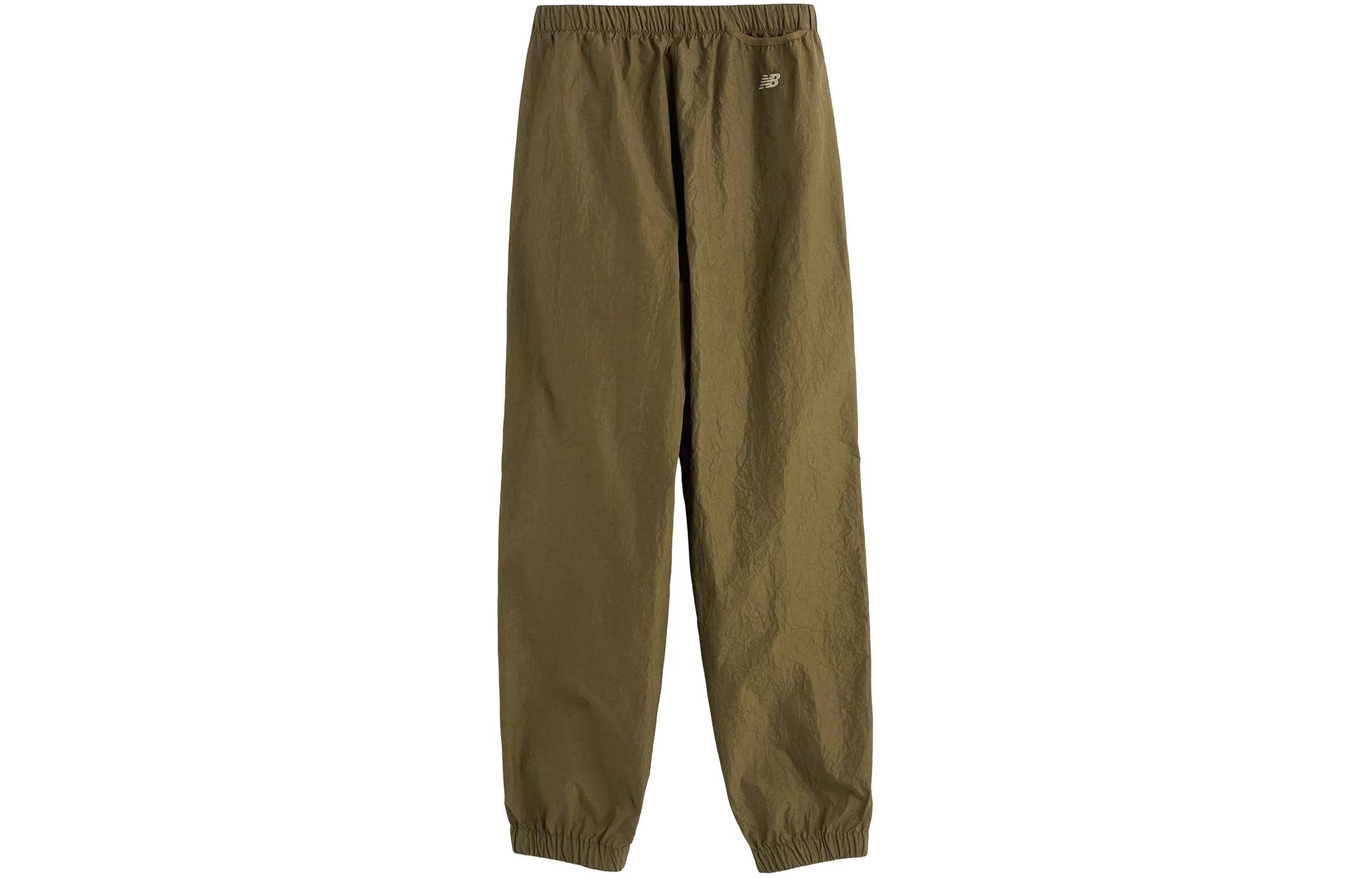 Lookbook Seluar Jogger Unisex New Balance Logo Sulaman - Deep Moss Green. UP45170-DMO