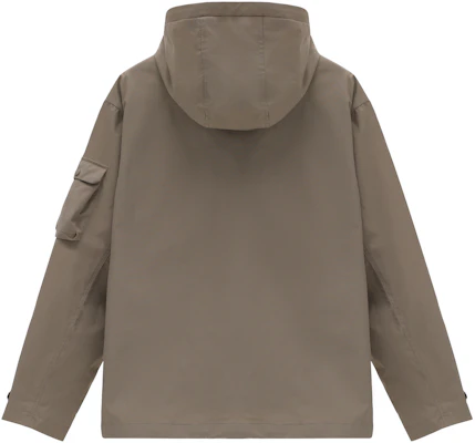 New Balance 標誌連帽防風外套 男女同款 亞麻色 AMJ31320-DRI Lookbook New Balance 標誌連帽防風外套 男女同款 亞麻色 AMJ31320-DRI