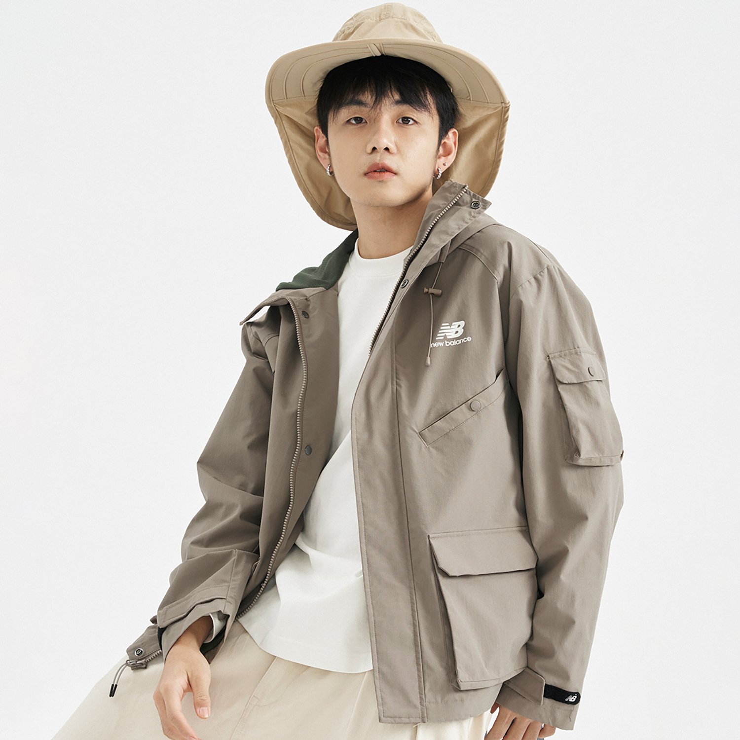 Details for New Balance 標誌連帽防風外套 男女同款 亞麻色 AMJ31320-DRI