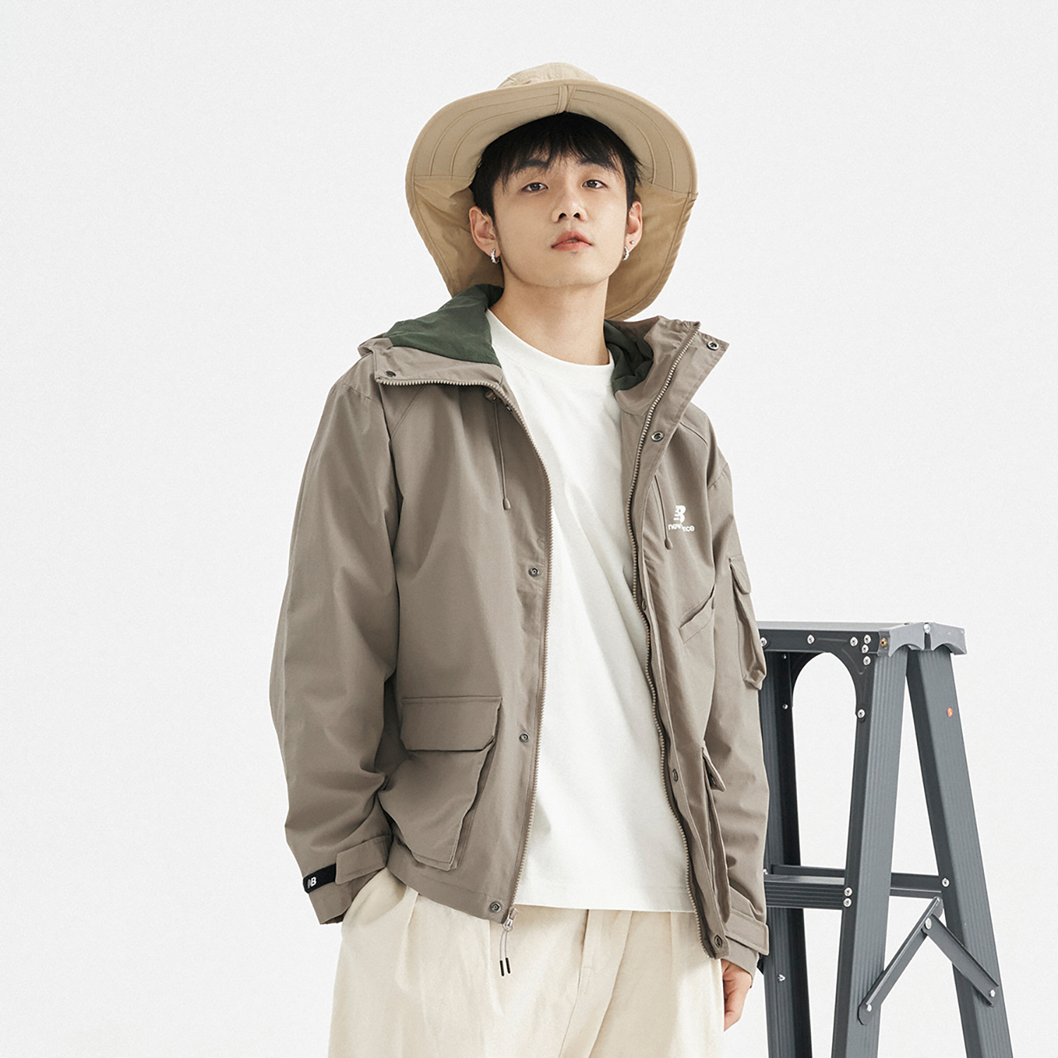 Cheap New Balance 標誌連帽防風外套 男女同款 亞麻色 AMJ31320-DRI