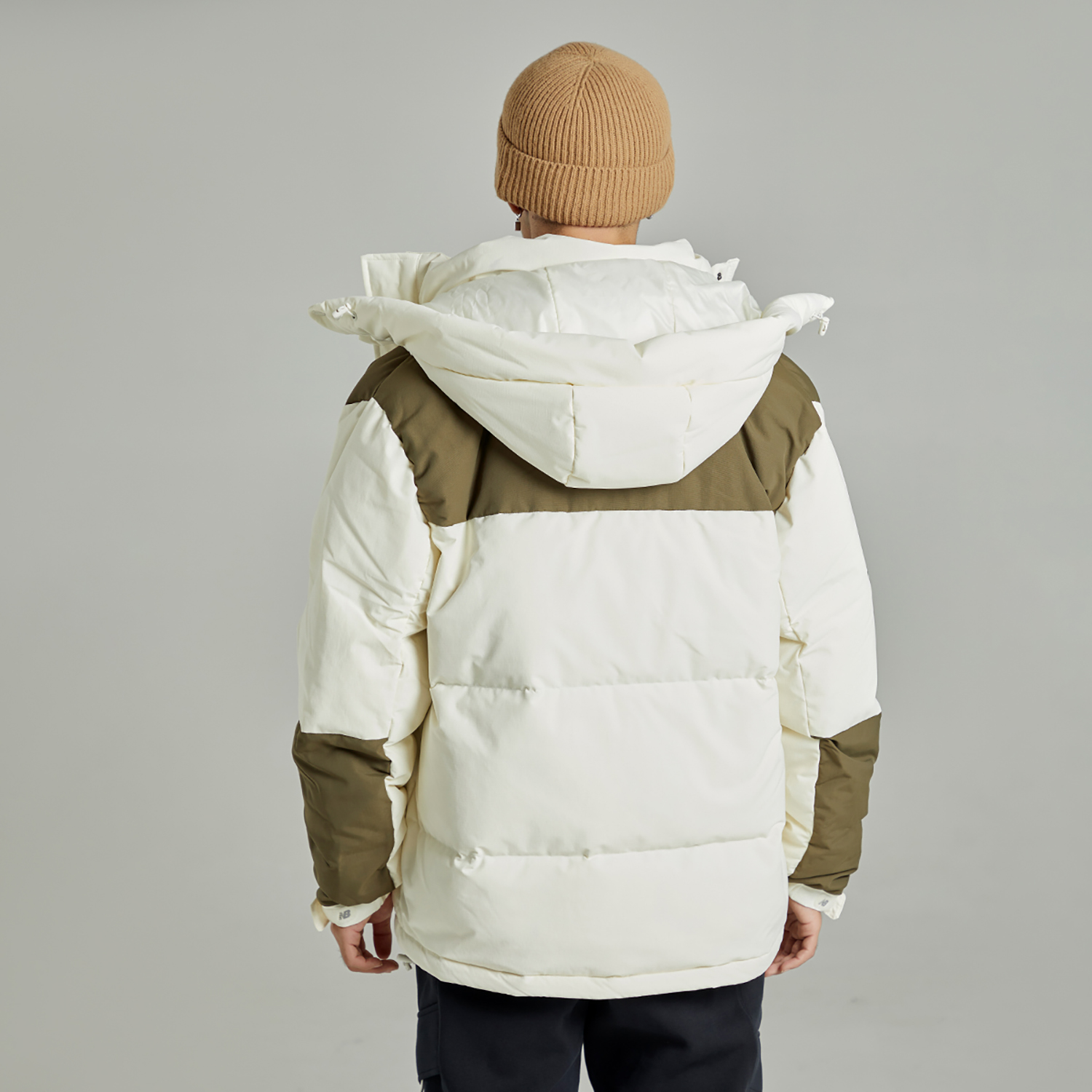 Sizing New Balance Logo Printed Windproof Hooded Down Jacket White Unisex Winter Coat. AMJ24377-CIC