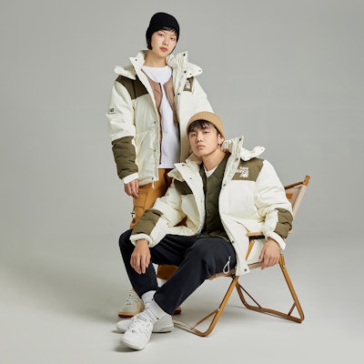 New Balance Logo Printed Windproof Hooded Down Jacket White Unisex Winter Coat. AMJ24377-CIC Cheap New Balance Logo Printed Windproof Hooded Down Jacket White Unisex Winter Coat. AMJ24377-CIC