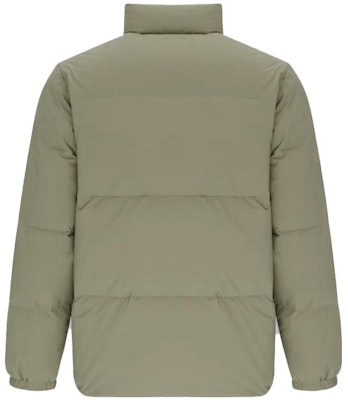 New Balance Logo Printed Zip-Up Puffer Jacket Unisex Military Green. AMJ24359-CGN Lookbook New Balance Logo Printed Zip-Up Puffer Jacket Unisex Military Green. AMJ24359-CGN