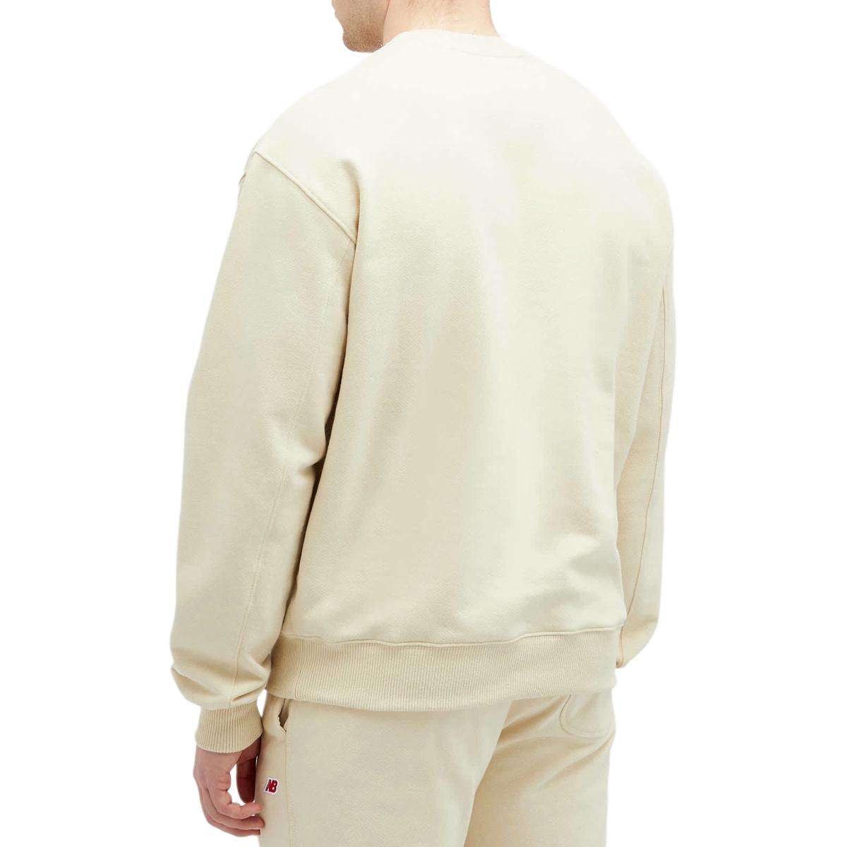 Shop New Balance 美国制造黄色刺绣标志圆领卫衣 MT41544-MZ