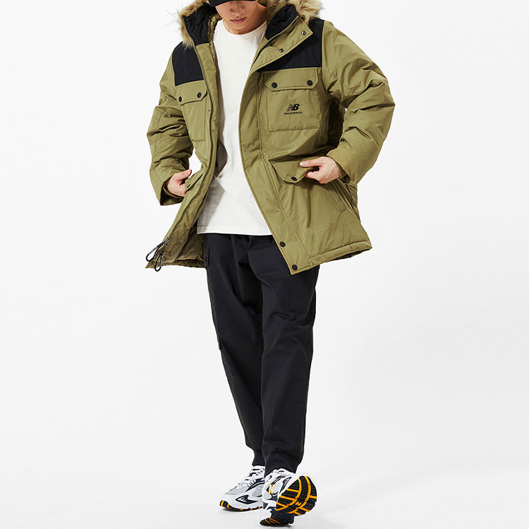 Shop 뉴발란스 밀리터리 그린 컬러블록 방풍 퍼트림 다운 파카. AMJ13329-OV