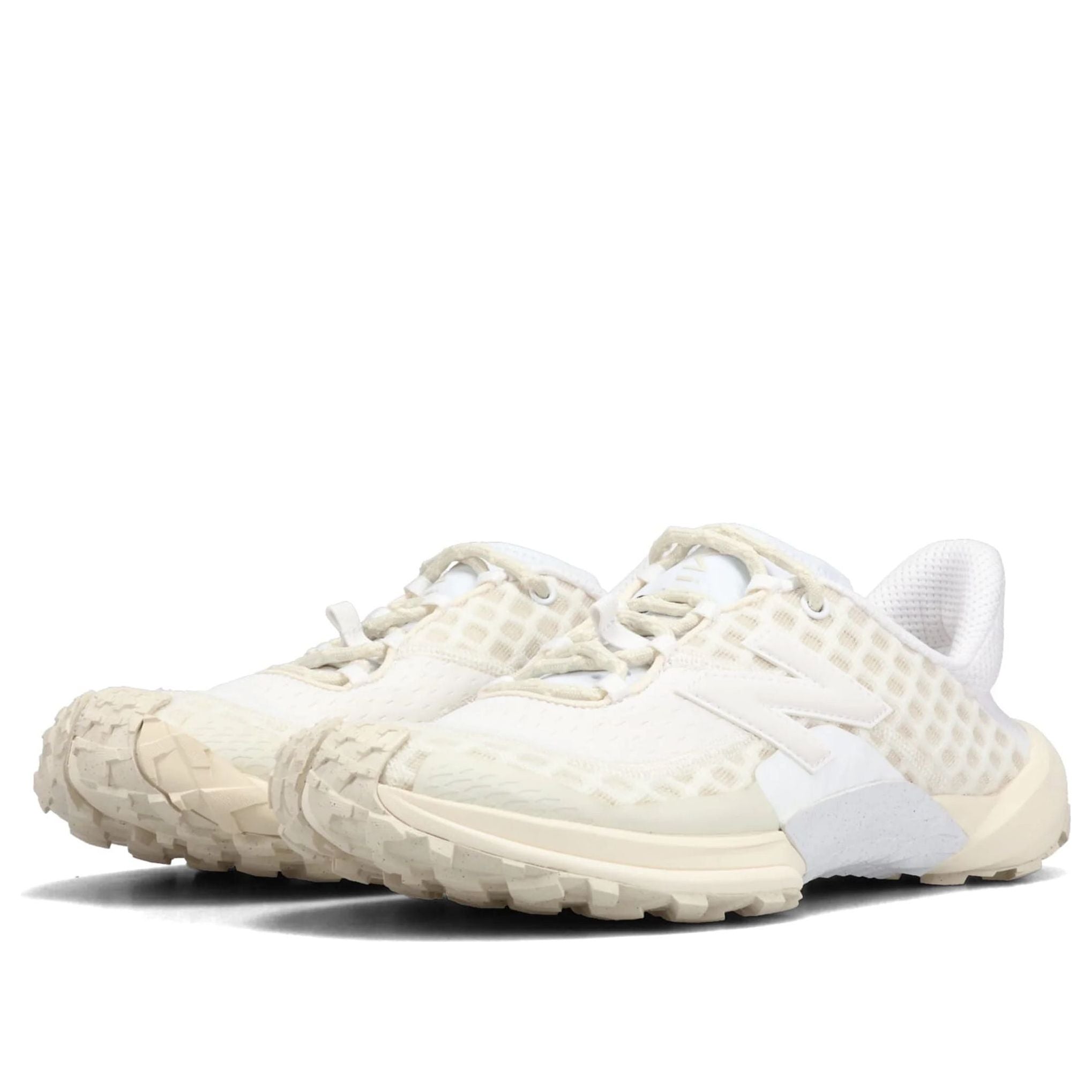 Shop New Balance Minimus 越野跑鞋 Angora 海鹽配色 MTM10LEC