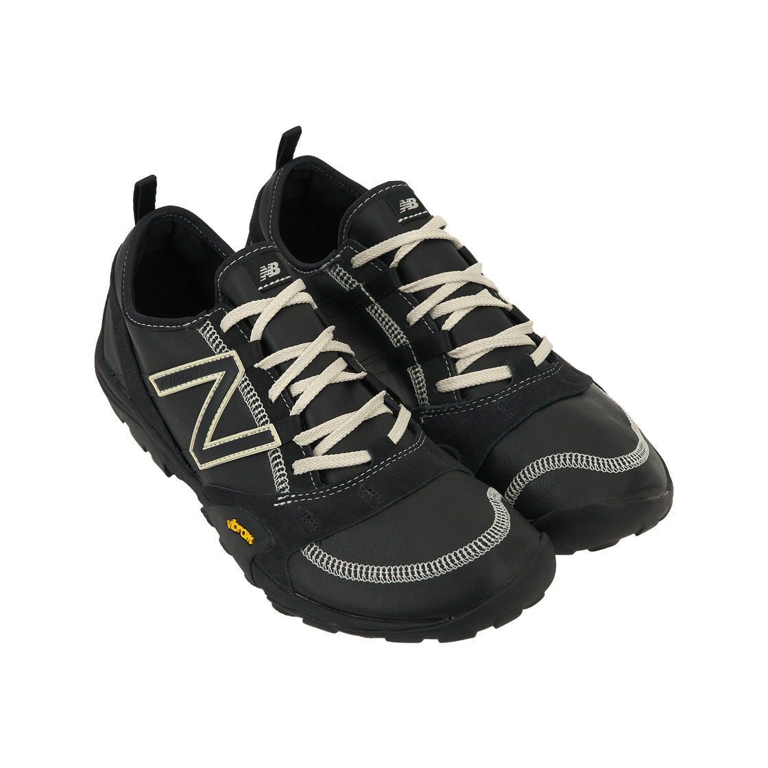 Shop New Balance MT10 ''黑色麻布'' MT10O6NW