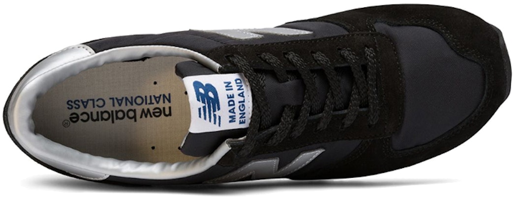 New Balance Kelas Nasional Buatan Inggris 'Hitam Perak' MNCSKS Lookbook New Balance Kelas Nasional Buatan Inggris 'Hitam Perak' MNCSKS