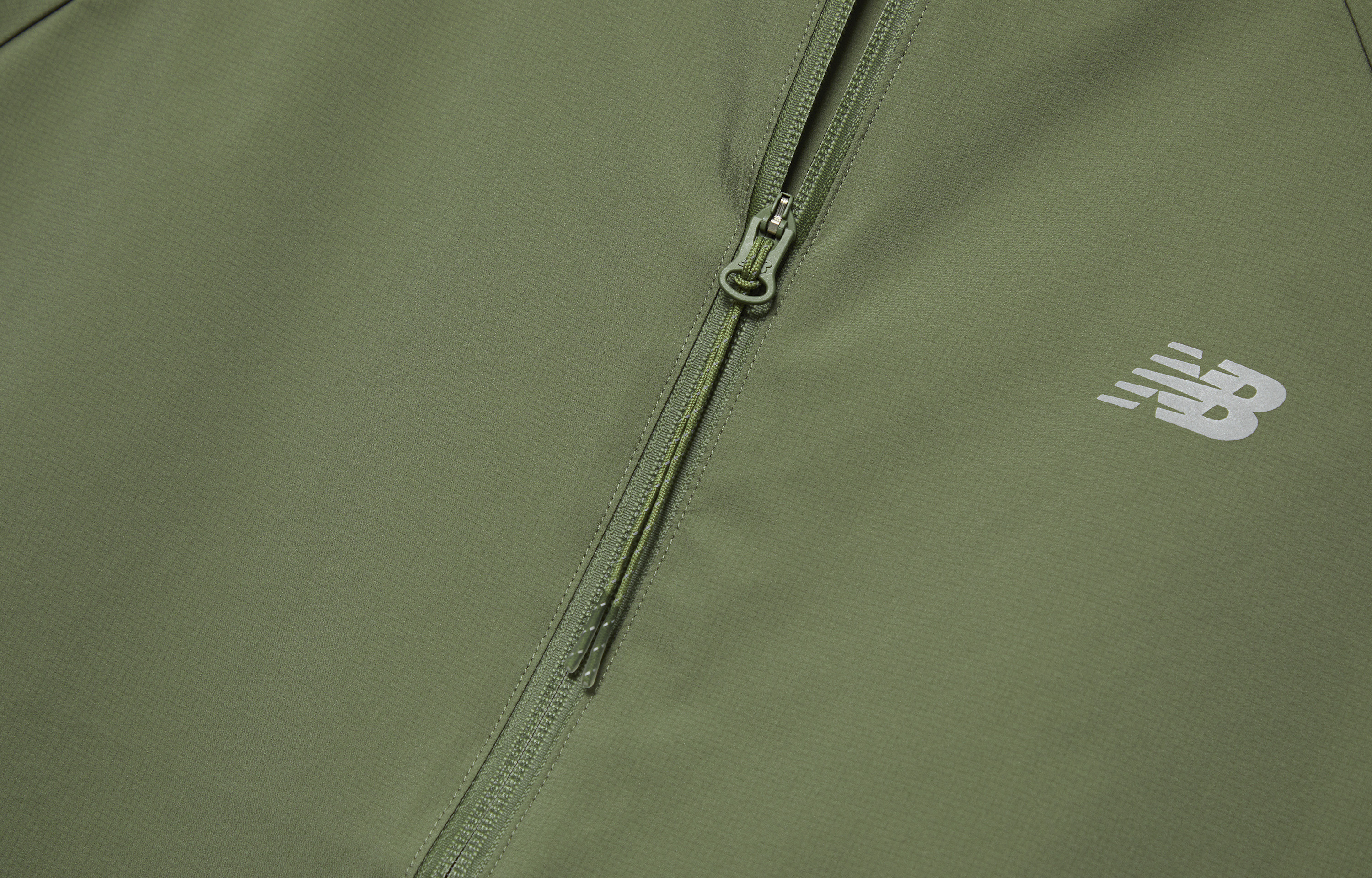 Purchase New Balance NB Hyper Sports 帝都连帽夹克男女通用款 - 军绿色 NAE37011-KH